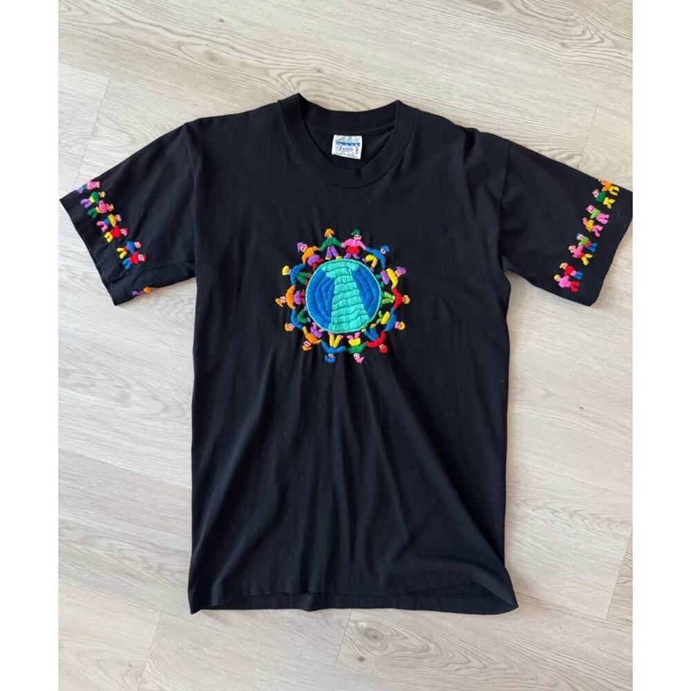 Vintage Large Hand Embroidered Doris Children of the World Black T-Shirt
